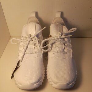 NWT Adidas Women's Size 8 Tennis Shoes